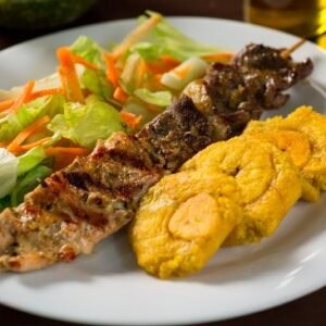 OPCION N° 13 - Pollo con Llapingacho