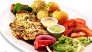 OPCION N° 9 - Pollo con Choclo y Llapingacho